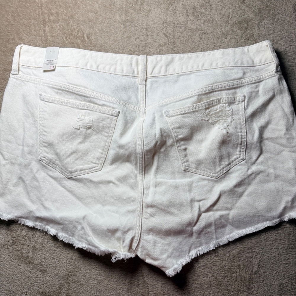 Torrid First At Fit White Distressed Denim Shorts Plus Size 20 Button Fly Summer - Picture 4 of 5